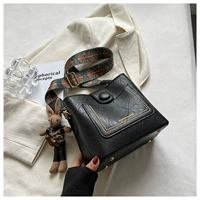 Черная подвеска