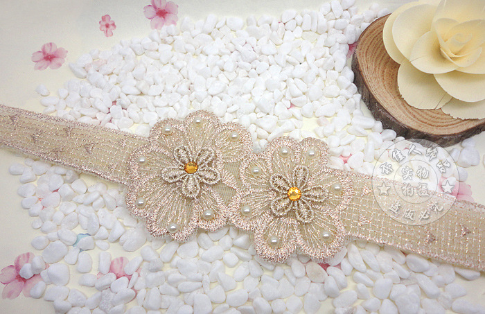 Thời trang Hàn Quốc ban nhạc tóc ren Bow bangs dán Hàn Quốc ngọc trai vành đai tóc dải tóc phụ kiện ma thuật dán - Phụ kiện tóc băng đô nữ