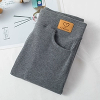 Серый весной и осенью