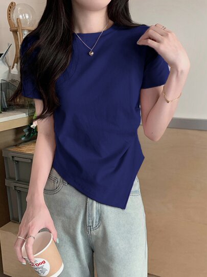 White bottoming shirt round neck short sleeve 2025 new irregular pleated slimming top American hottie T-shirt for women