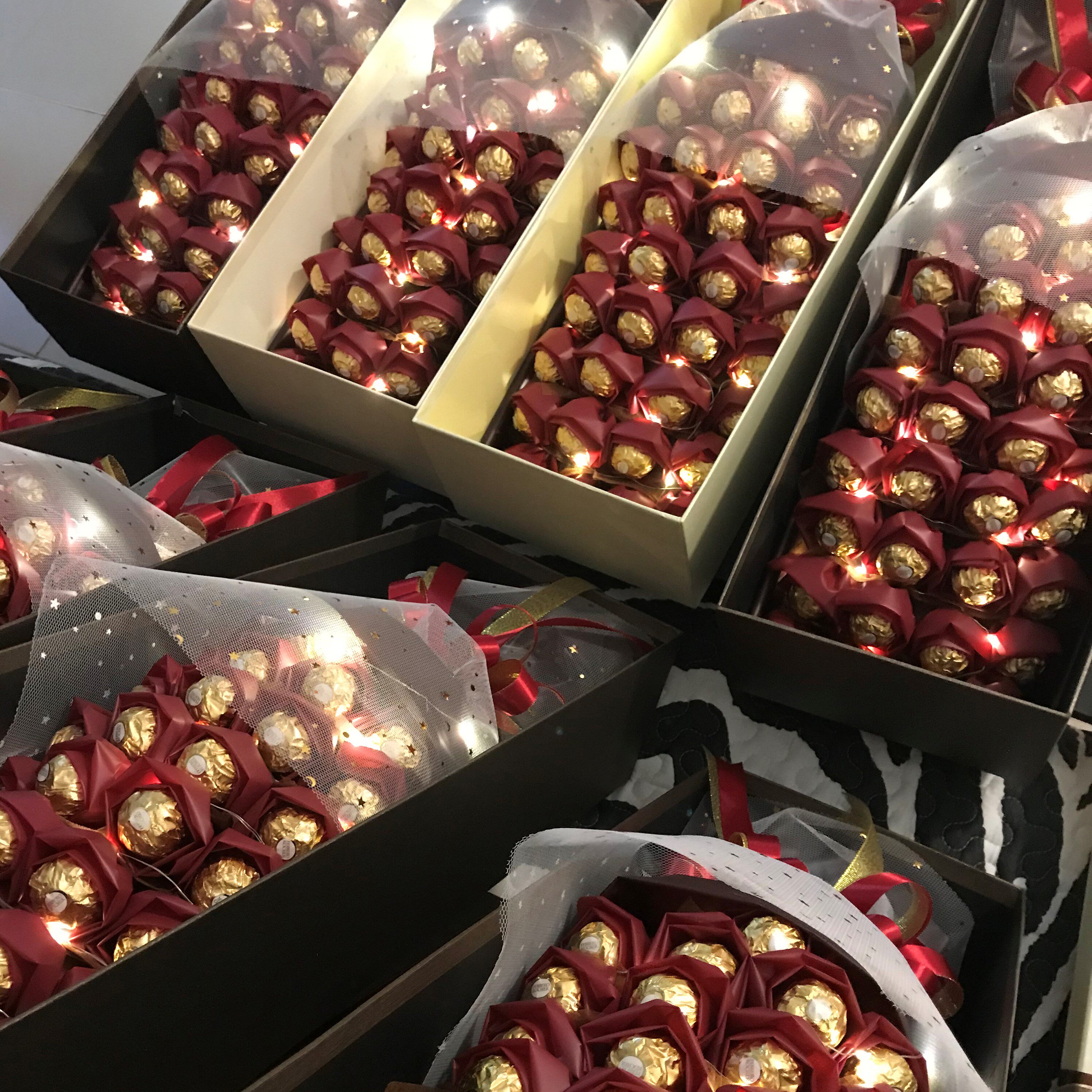 Shun Feng Rectangular Gift Box Ferrero Jin Sha Chocolate Wishing Lamp Bouquet Girlfriend Women's Day Gift