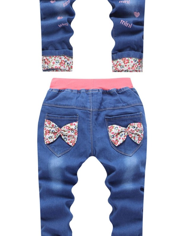 Mùa xuân và mùa thu trẻ em denim quần dài bé trai bé gái vừa và nhỏ quần jeans hoang dã hoạt hình mẫu quần bé thủy triều đồ trẻ em