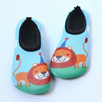 Мягкая обувь маленького льва