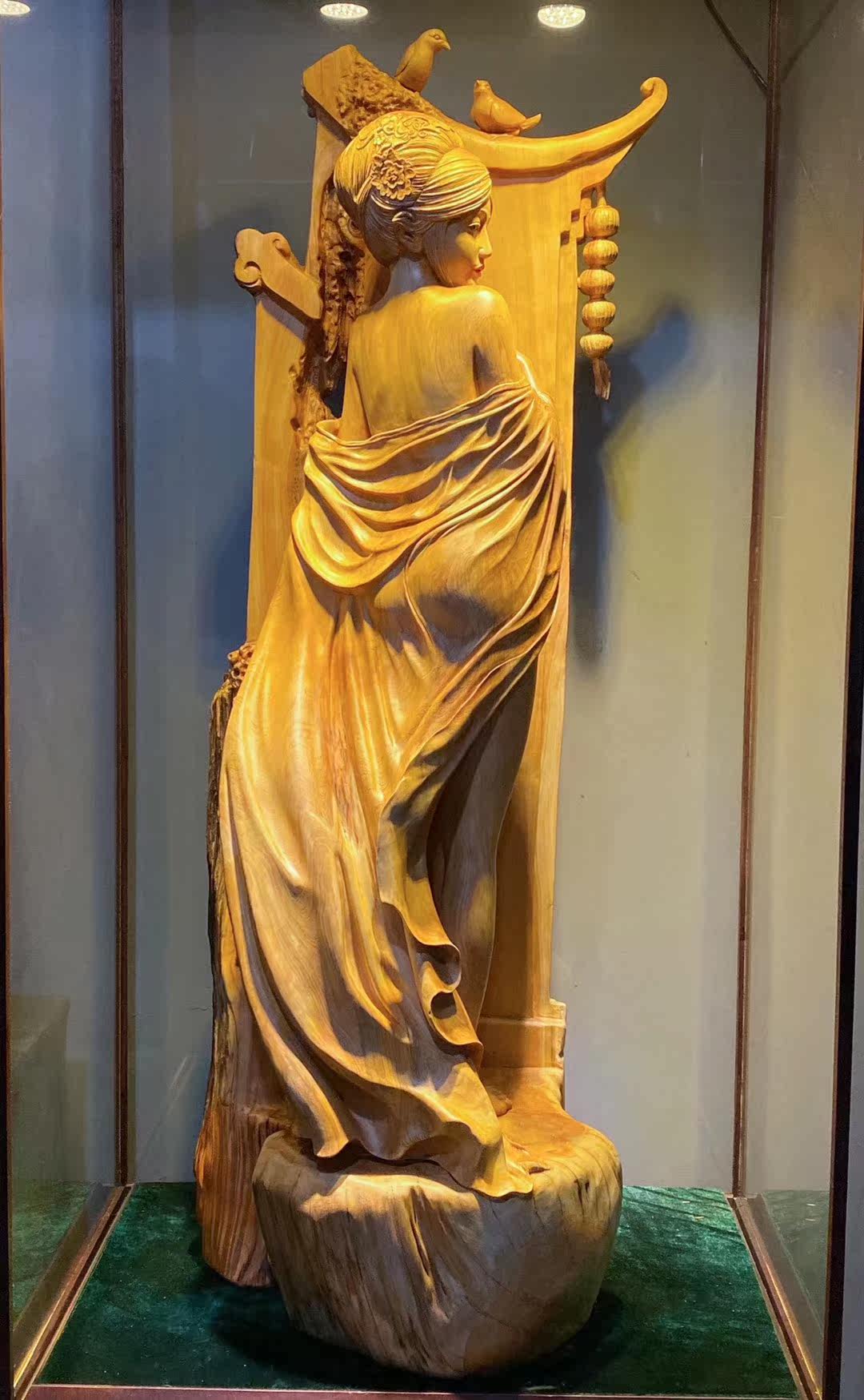 Cliff cypress ornaments, aged with the type of Dharma, Guanyin, Maitreya, Guan Gong, natural wood carvings, full of tumor scars, handle root carvings 330-7