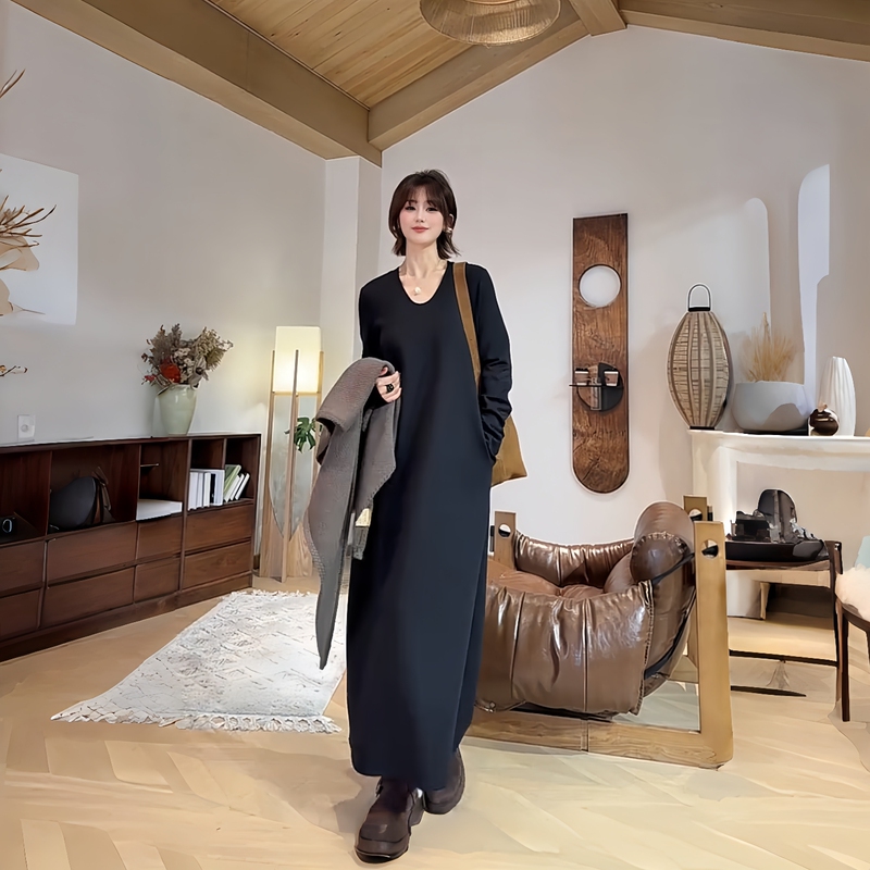 Plus Size Women's V-Neck Fashion Casual Dress, New Autumn Style, Loose Fit for Fat Women, Slimming, Tummy-Covering, Elegant Long Dress Plus Size Women's V-Neck Fashion Casual Dress, New Autumn Style, Loose Fit for Fat Women, Slimming, Tummy-Covering, Elegant Long Dress