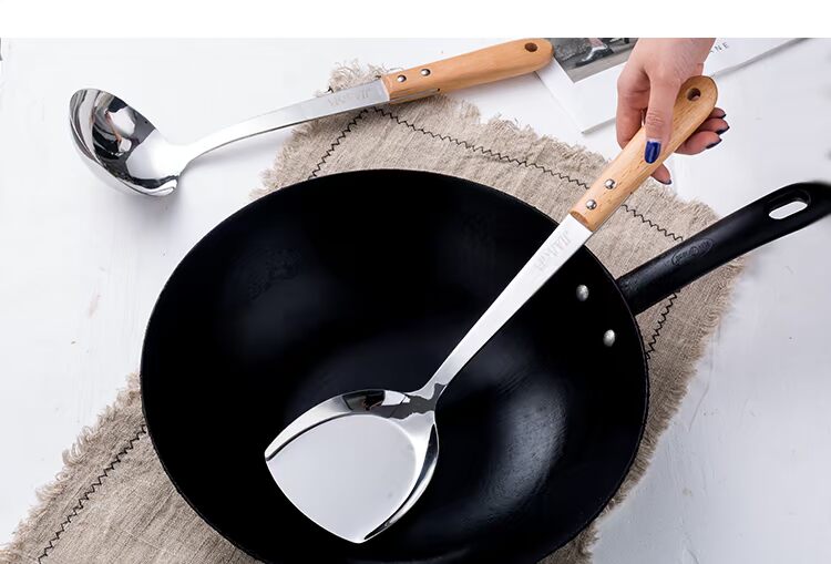Hua Khánh tay cầm bằng gỗ xẻng muỗng muỗng hộ gia đình tay cầm dài bằng thép không gỉ dụng cụ nhà bếp muỗng muỗng nấu ăn xẻng - Phòng bếp kệ gia vị inox