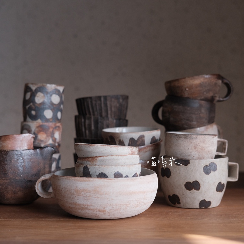 Japanese Writer Ishihara Couple Ishihara Shōsō's Wood-Fired Coarse Pottery Works Japanese Writer Ishihara Couple Ishihara Shōsō's Wood-Fired Coarse Pottery Works