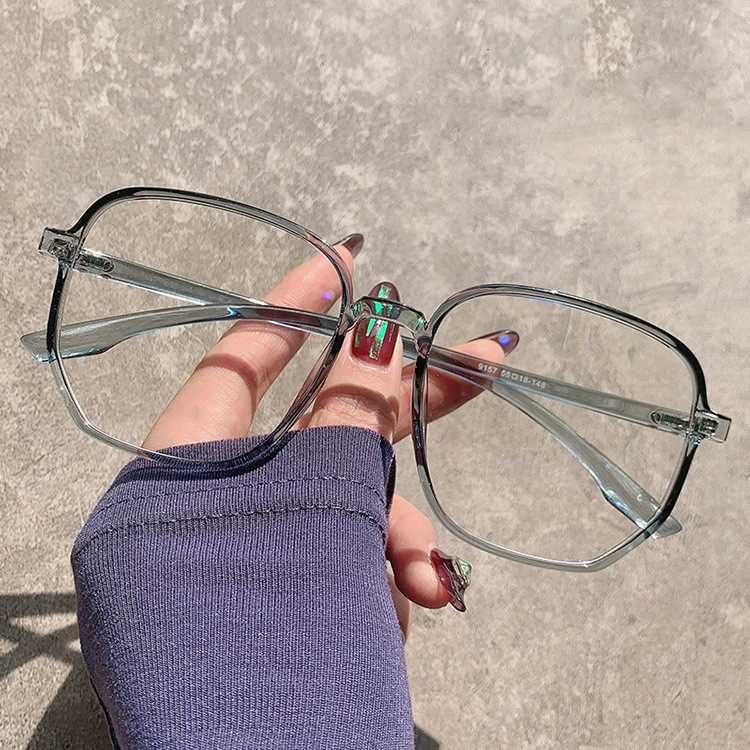 Buy Myopia glasses female degrees can be matched with ultralight black