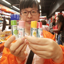 Baume à lèvres pour enfants Original importé français Dermophil bébé peut avaler une saveur fruitée femmes enceintes et adultes