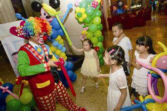 Shanghai Clown Show Bubble Show Children's Birthday Party Clown Bassist Balloon Decoration Placement on Door Services