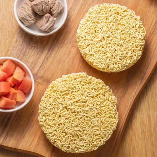 康师傅 Лапша быстрого приготовления Лапша быстрого приготовления целая коробка оптом Лапша в ведрах Лапша с тушеной говядиной Цзиньшуан Официальный сайт флагманского магазина Miansu Food