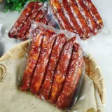 Хунанский фирменный копченый острый колбасная колбаса дым и колбаса острый кишечный кишечный кишечник кишечный мясо из кишечника Хунан Сянси бекон и кишечник Сычуань