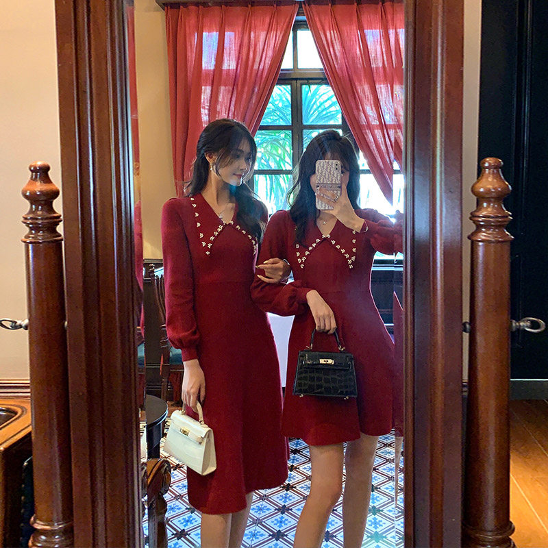 Large size women's autumn and winter New fat sister mm temperament thin knit annual meeting Red New Year dress