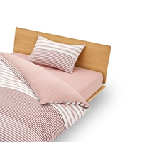 Розовая горизонтальная крышка матраса