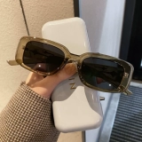 Квадратные модные белые солнцезащитные очки подходит для мужчин и женщин, популярно в интернете, городской стиль, по фигуре, изысканный стиль