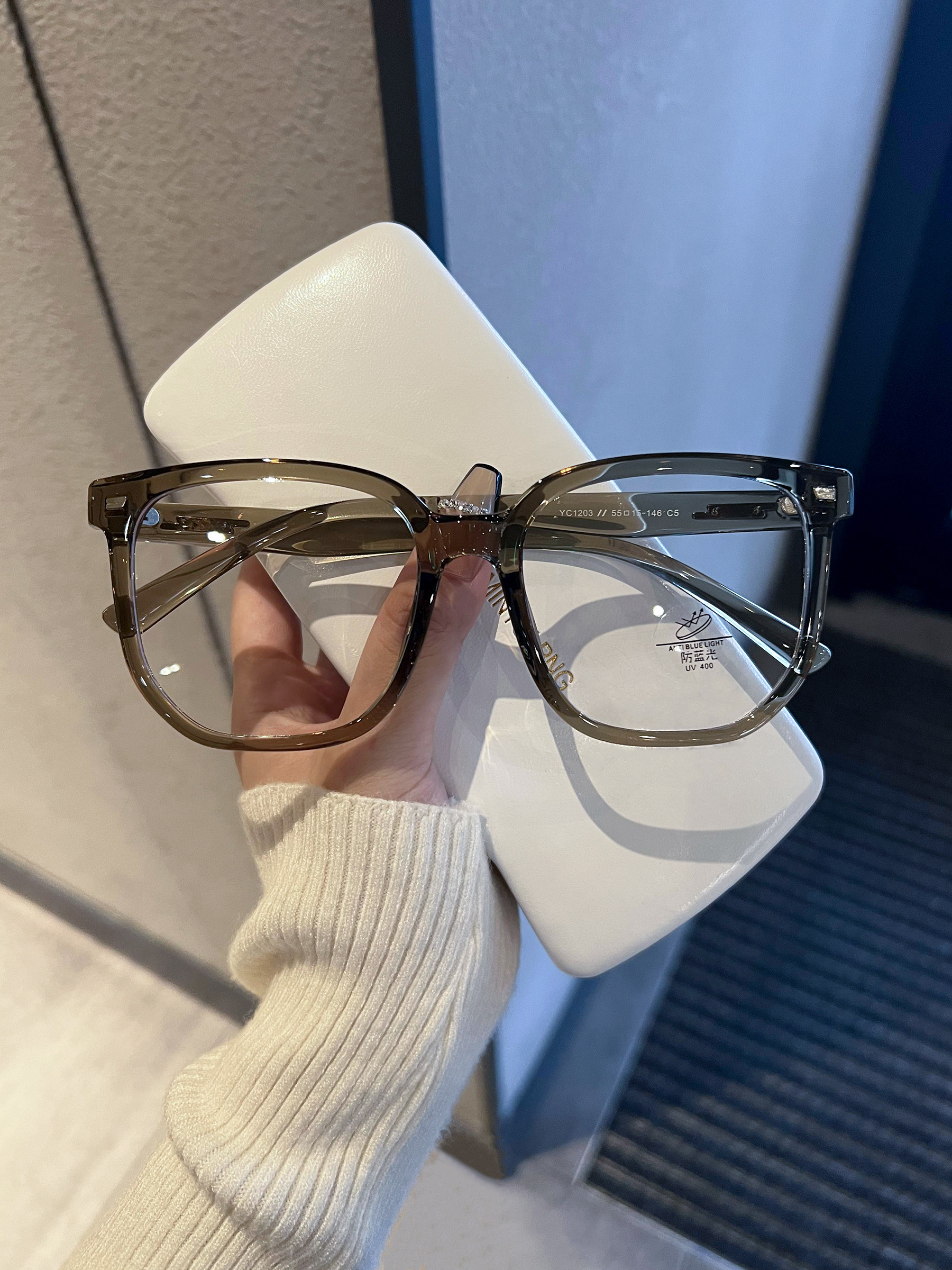 Korean Style Large-Frame Myopia Glasses for Men, Trendy and High-End, Anti-Blue Light Radiation, Can Be Customized with Prescription or as Plain Glasses, a Makeup-Free Look Essential for Women