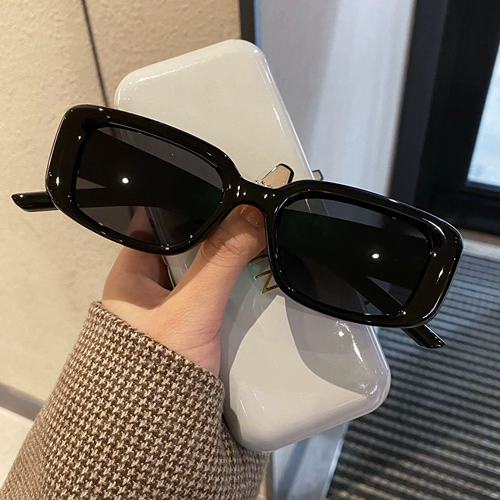 Квадратные модные белые солнцезащитные очки подходит для мужчин и женщин, популярно в интернете, городской стиль, по фигуре, изысканный стиль