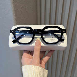 Retro Hong Kong Style Black Frame Glasses for Men and Women, Versatile for Nearsightedness, Blue Light Blocking, Customizable Prescription, Thick Frame, Natural Look Essential