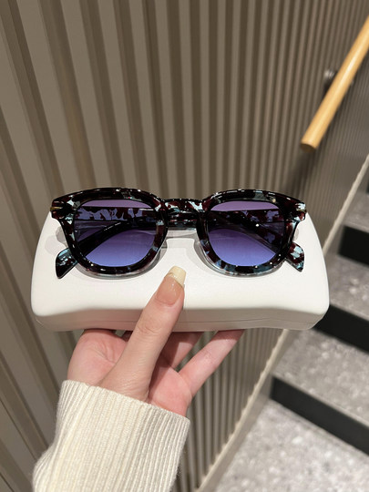 韩版黑色小框墨镜男铆钉椭圆框复古街拍太阳眼镜女开车潮流情侣款