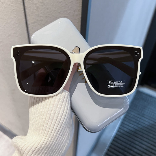 Sunglasses with Clip-On Lenses for Myopia, Unisex, Polarized Sunglasses for Summer Driving and Travel, Anti-Uv Clip-On Glasses