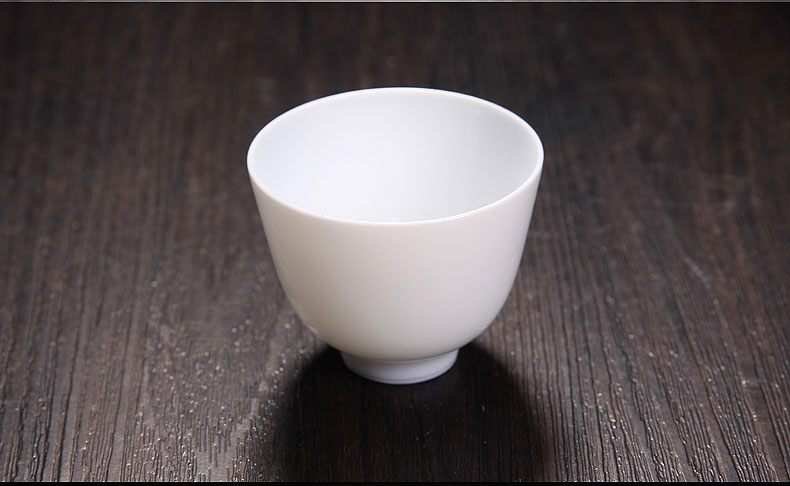 Thin body white porcelain bowl with jingdezhen kung fu tea cup sample tea cup ceramic tea set, the master cup single cup small tea cups