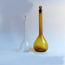 White Brown volumetric bottle high quality glass measuring bottle 5ML10ML250ML1000ML glass instrument