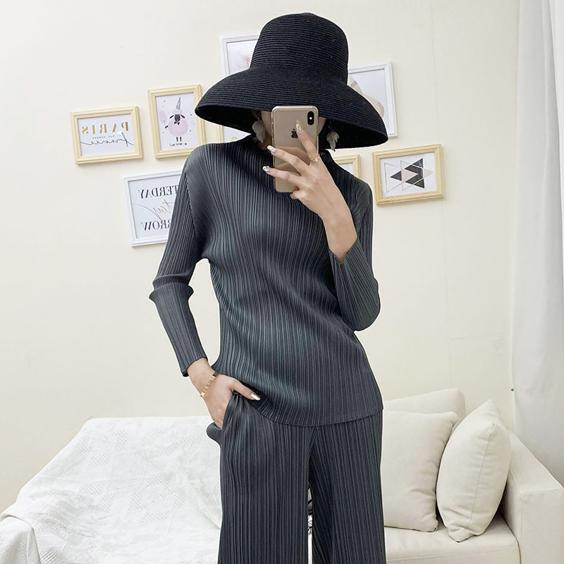 Miyake pleated top women's 2020 spring and autumn loose and large size is thin and elastic temperament all-match T-shirt long-sleeved bottoming