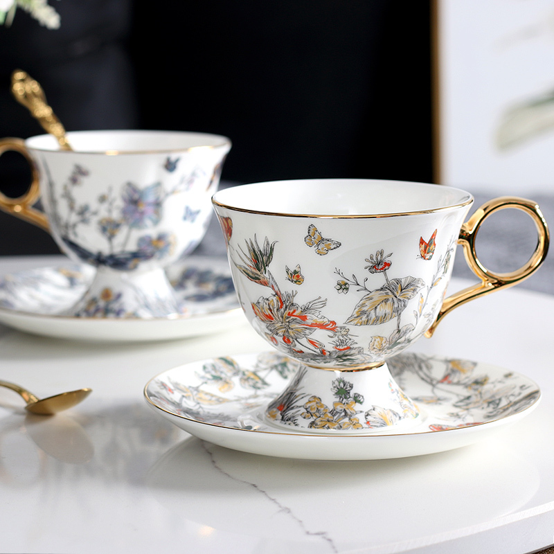 European-Style Bone China Coffee Cup, Saucer, and Spoon, Exquisite Ceramic Water Cup for Home Use, British-Style Light Luxury Afternoon Tea Cup Set