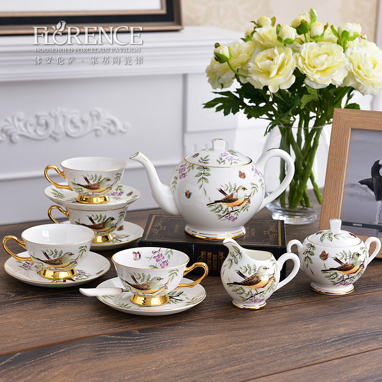 Fashionable and Creative Bone China Coffee Cup and Saucer Set, Simple British Ceramic Afternoon Tea Set, Cup and Saucer with Cup Holder