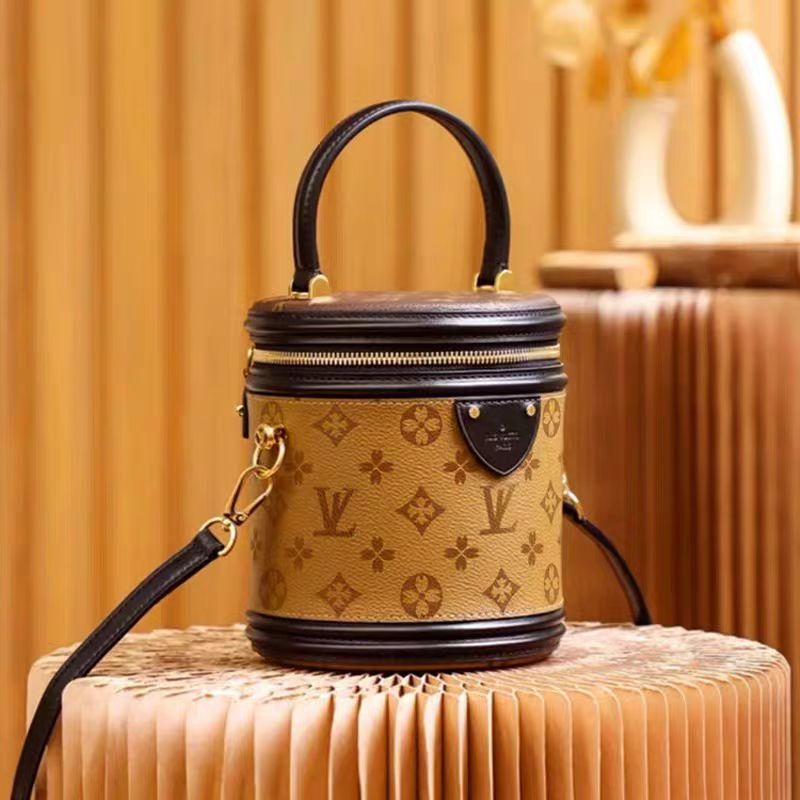 Luxury Brand Genuine Leather Women's Bag 2026 New Fashion Shoulder Crossbody Cylindrical Bag Large Capacity Handbag Cylindrical Bag
