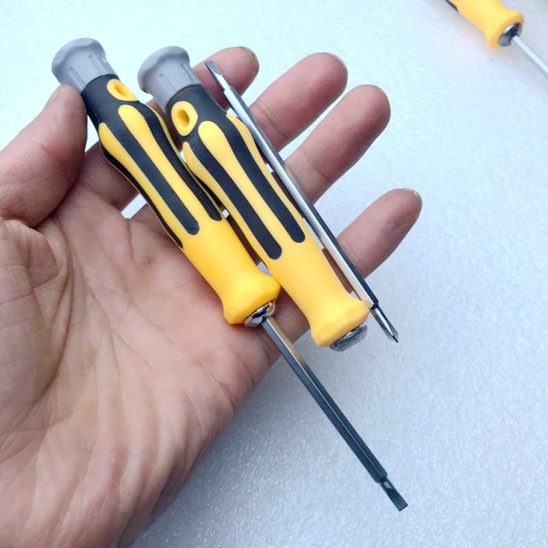 Dual-purpose small screwdriver cross I-type screwdriver computer toy with magnetic home double head screw opener screw driver