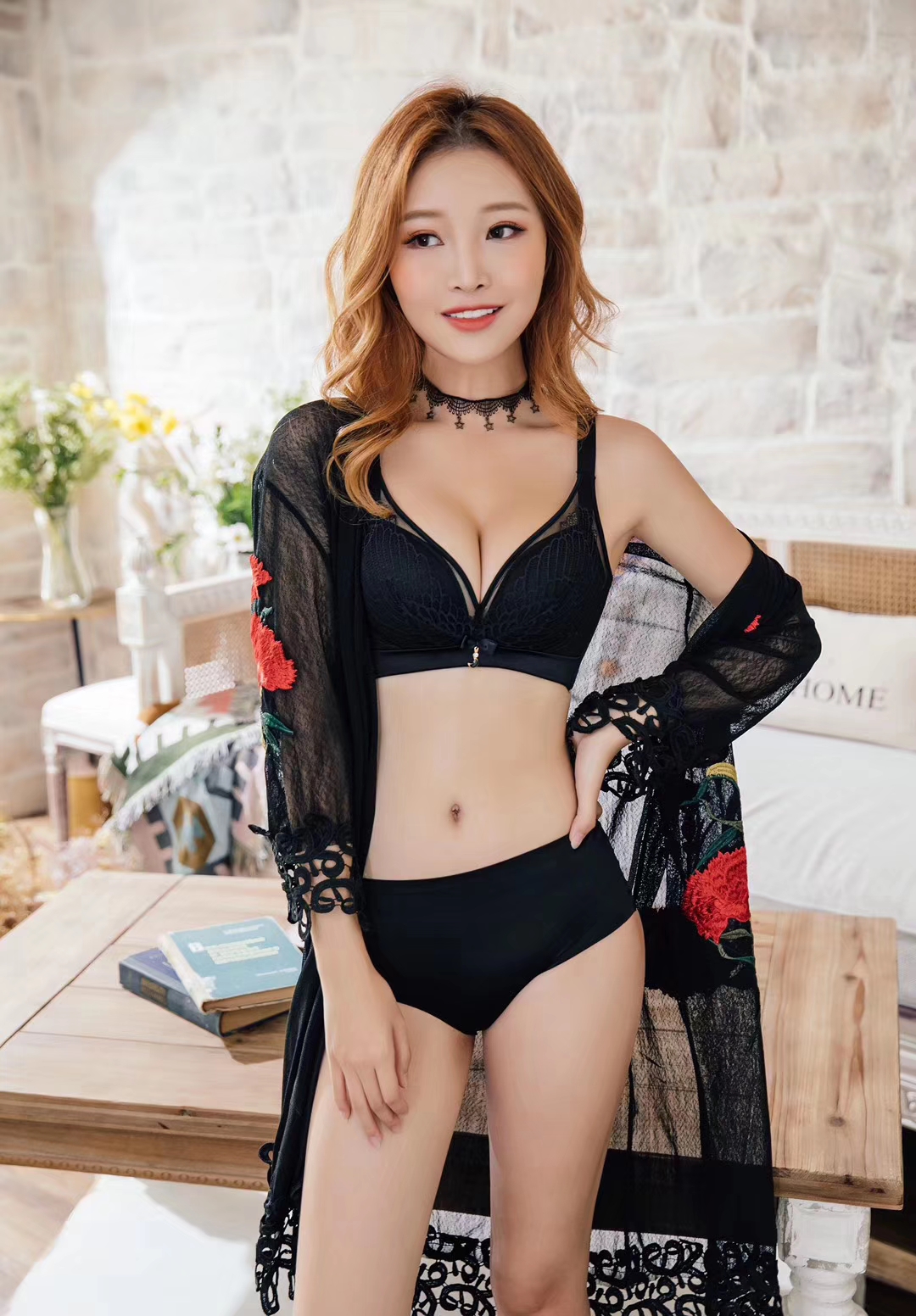 Thép miễn vòng áo ngực nhỏ ngực tụ tập không dấu vết phụ nữ sexy ren thiên nga đồ lót nhận vú mỏng thêu áo ngực.