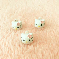 Белая голова кота KT