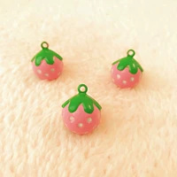 Розовая клубника