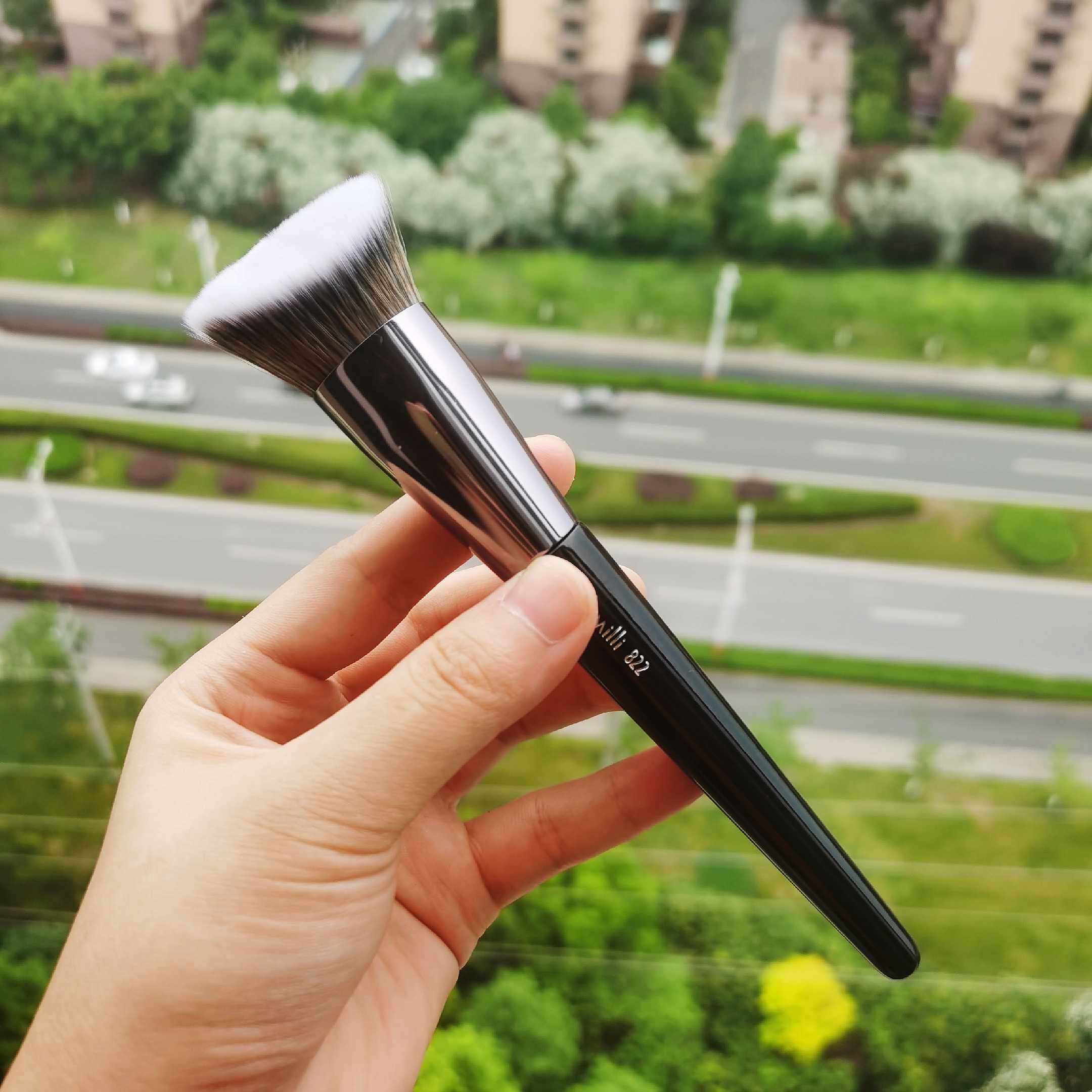 Makeup artist special Korea FILLLI pink underbrush 822 Shades of makeup brushed flat head No marks don't eat powder