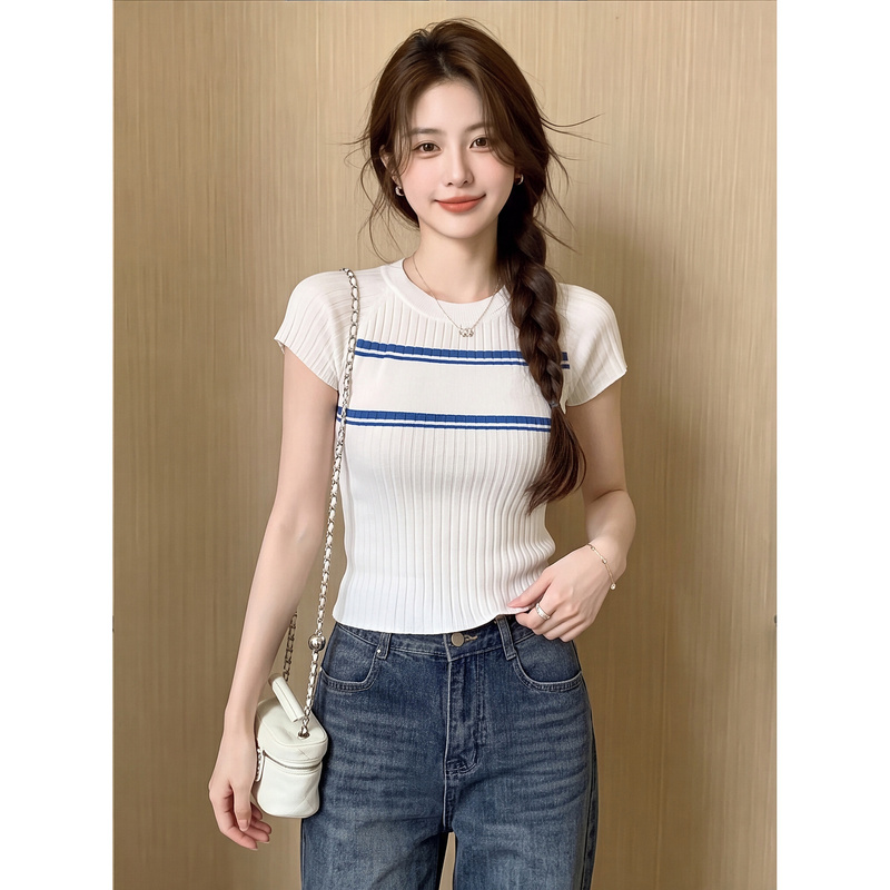 High-Intelligence Dynamic Ripple Pattern Short-Sleeve T-Shirt for Women, Summer Polo Shirt, Energetic and Lightweight Style, Slim-Fit Knit Top High-Intelligence Dynamic Ripple Pattern Short-Sleeve T-Shirt for Women, Summer Polo Shirt, Energetic and Lightweight Style, Slim-Fit Knit Top