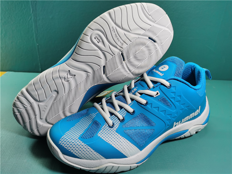 anti slip tennis shoes