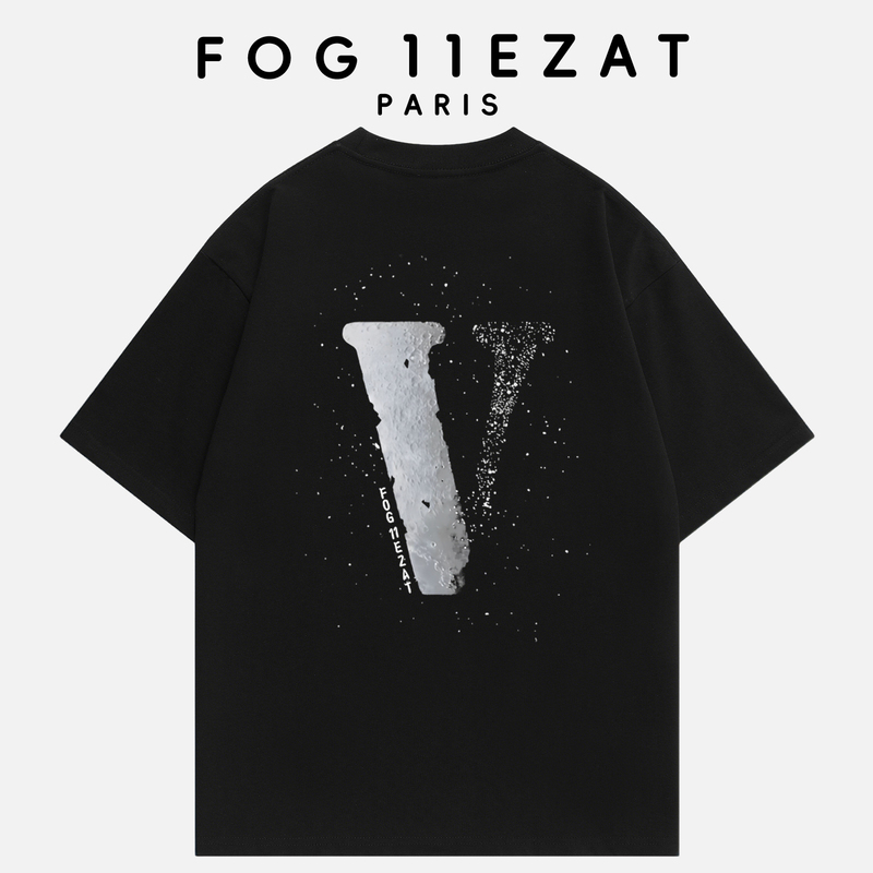 Fog 11Ezat Co-Branded Trendy Brand 2026 Spring/Summer Short-Sleeved T-Shirt with Letter V, Loose Round Neck Top, Unisex Style Fog 11Ezat Co-Branded Trendy Brand 2026 Spring/Summer Short-Sleeved T-Shirt with Letter V, Loose Round Neck Top, Unisex Style