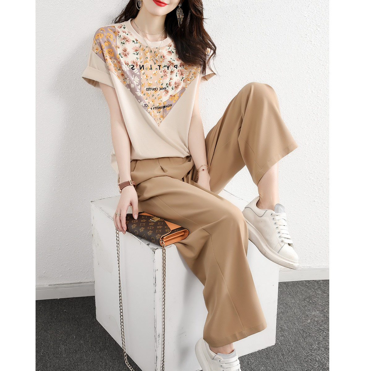 Spring summer trousers for leisure, T-shirt, set, fitted, western style Spring summer trousers for leisure, T-shirt, set, fitted, western style