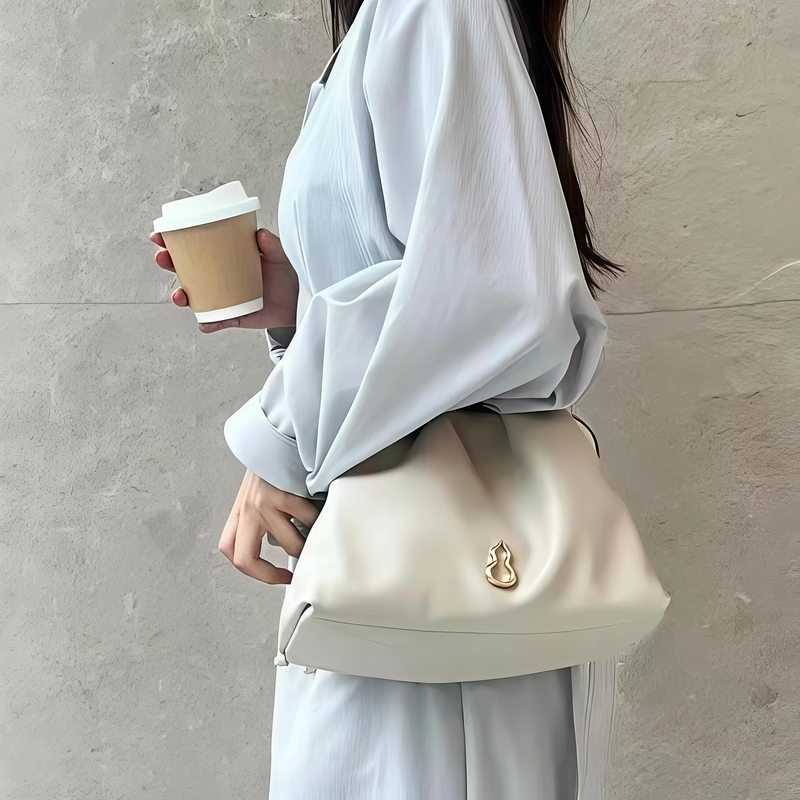 Celebrity-Inspired Cloud Bag, Small Size 2026, Underarm Bag, Fashionable, Versatile, Simple, High-End, Small Work Bag