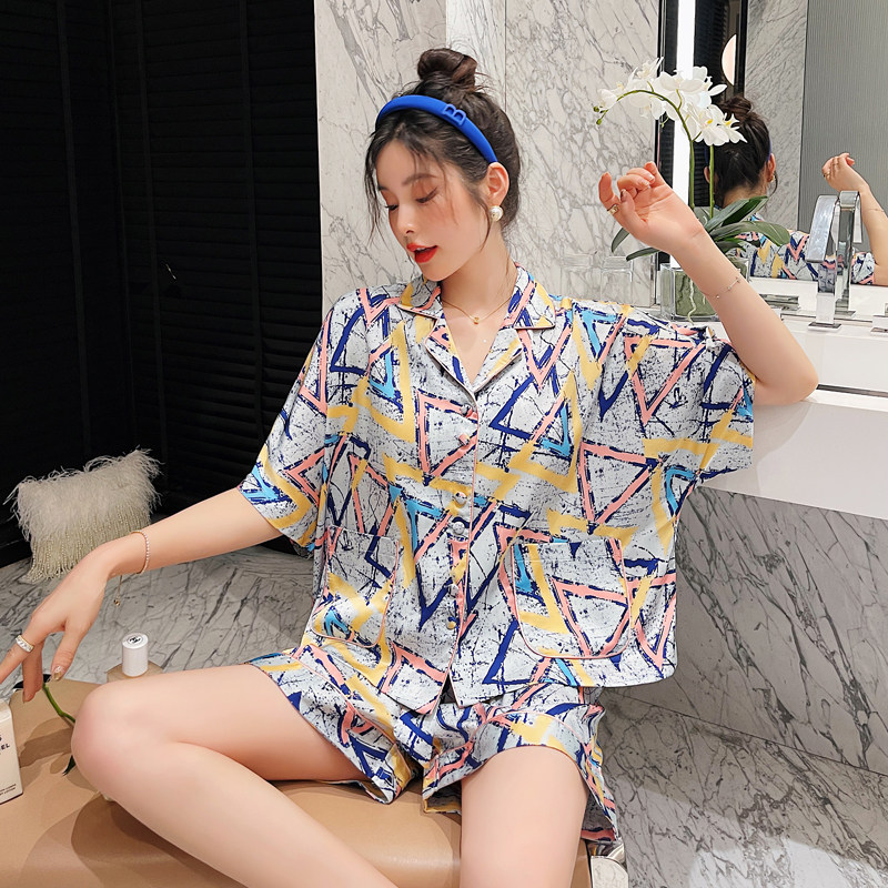 2022 New piece of pajamas female spring and summer ice screen printed loose short sleeve shorts Korean - style home suit