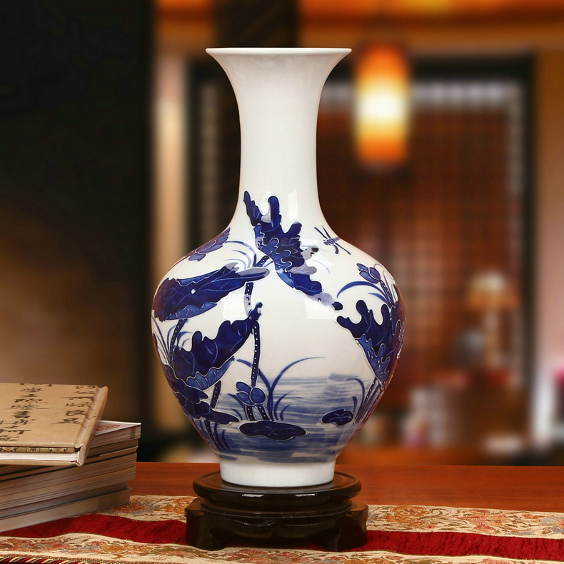 Jingdezhen chinaware lotus fish vase of blue and white porcelain carving Chinese rural archaize home furnishing articles of handicraft