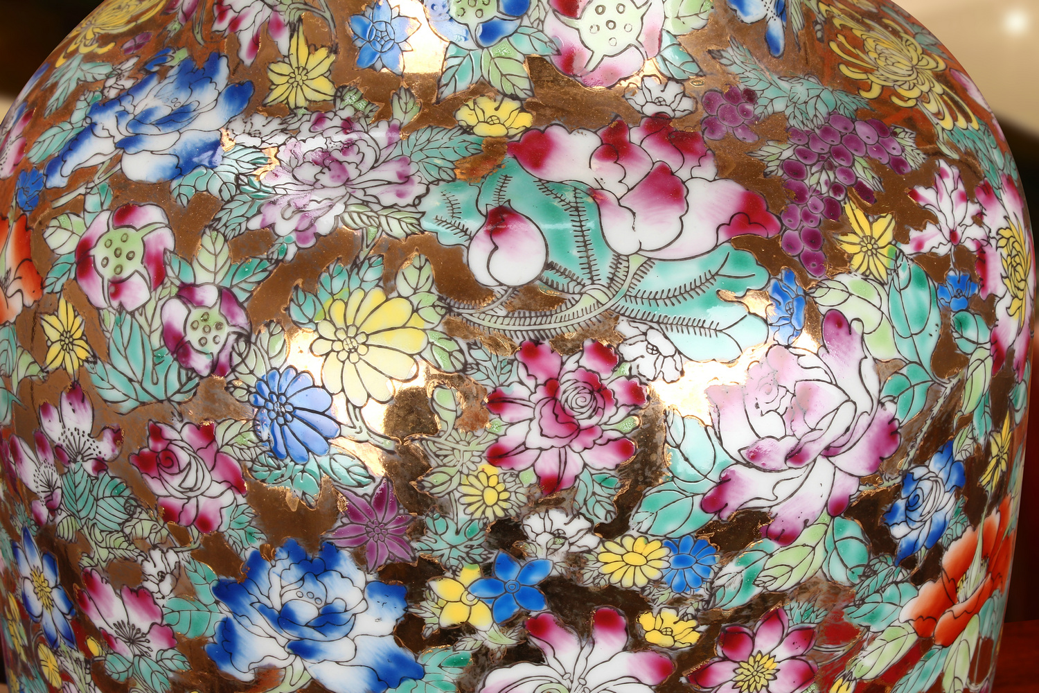 Jingdezhen ceramics upscale boutique hand - made enamel Mosaic gold bottom than yellow flower peony branch of large vase