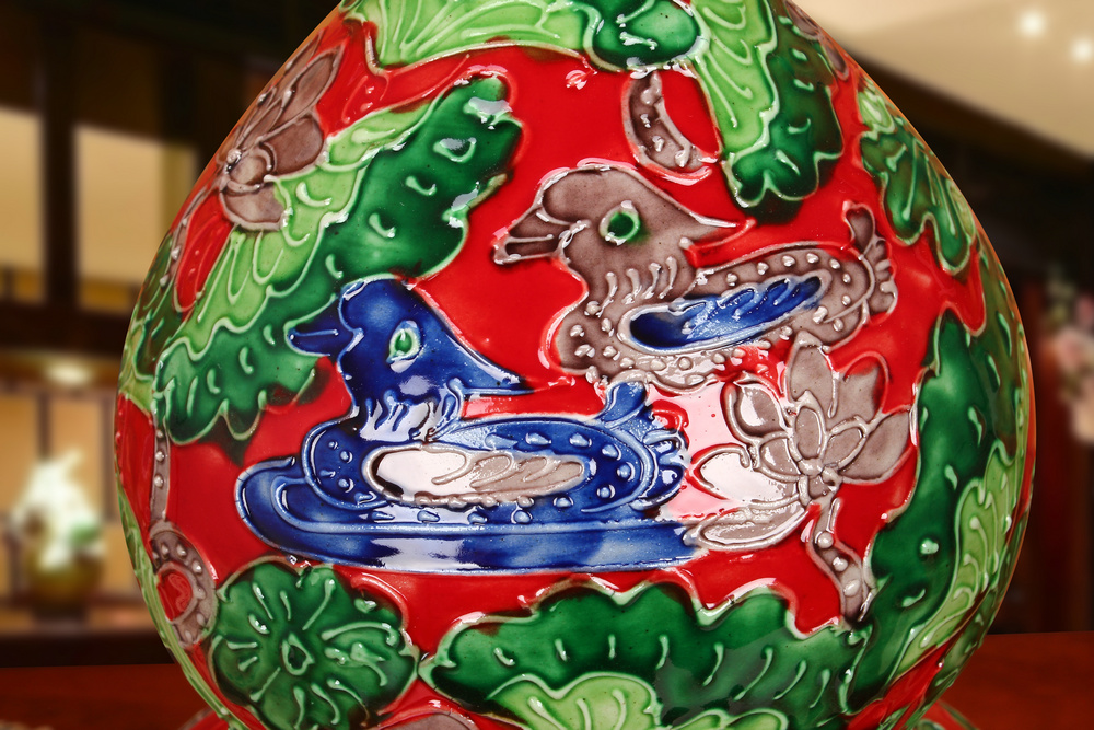 Jingdezhen ceramics archaize hand - carved yuanyang vase classical wedding gifts home decoration furnishing articles