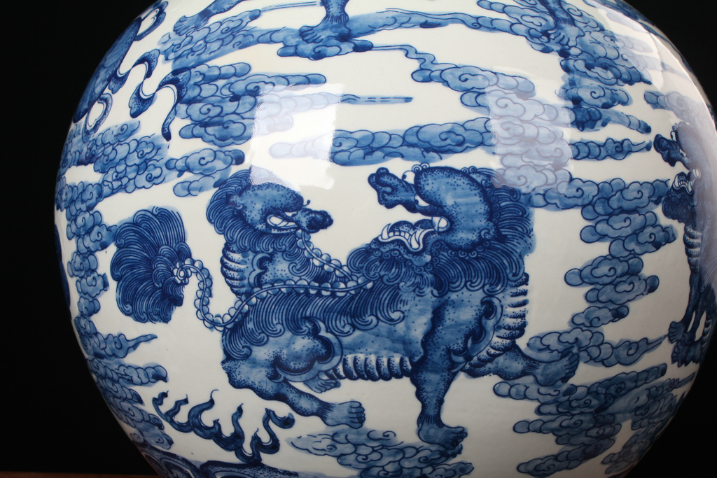 Antique hand - made tree of blue and white porcelain of jingdezhen ceramic kirin 13 Pacific vases, flower crafts