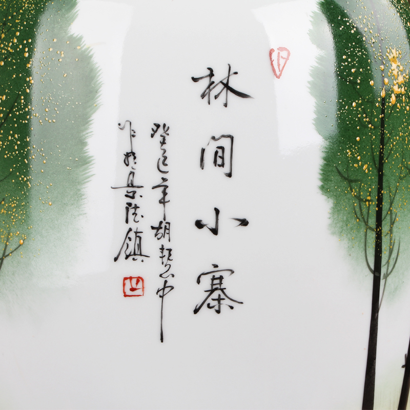 Famous hu, jingdezhen ceramics upscale gift collection hand famille rose porcelain, the small village of goddess of mercy bottle
