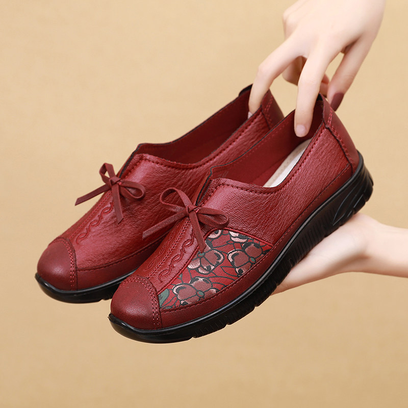 Old Beijing shoes lady soft sole soft sole round head anti-skating grandmother big leap moon red woman shoes