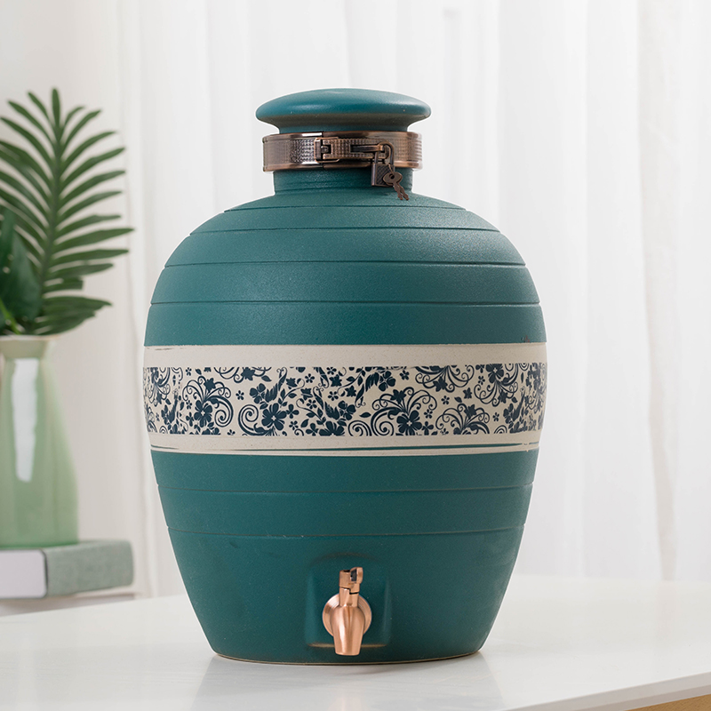 The new jingdezhen ceramic wine jar home 20/50/100 jins seal with tap water expressions using mercifully wine is special