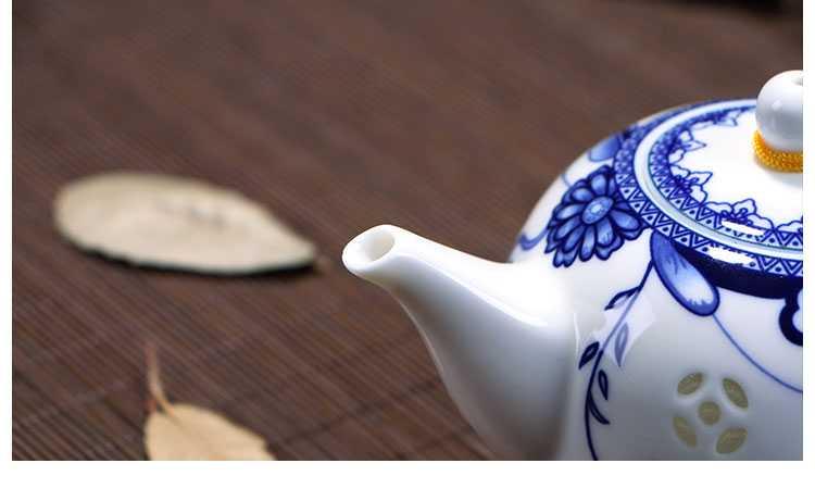 Blue and white porcelain ceramic teapot single pot home filtering small manual exquisite hollow out white porcelain jingdezhen tea kungfu