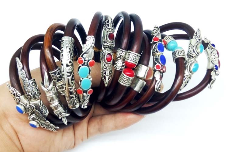 Núi hoang miền nam spatholobus vòng đeo tay thuốc nho Tây Tạng bạc handmade Trang sức Tây Tạng vong deo tay